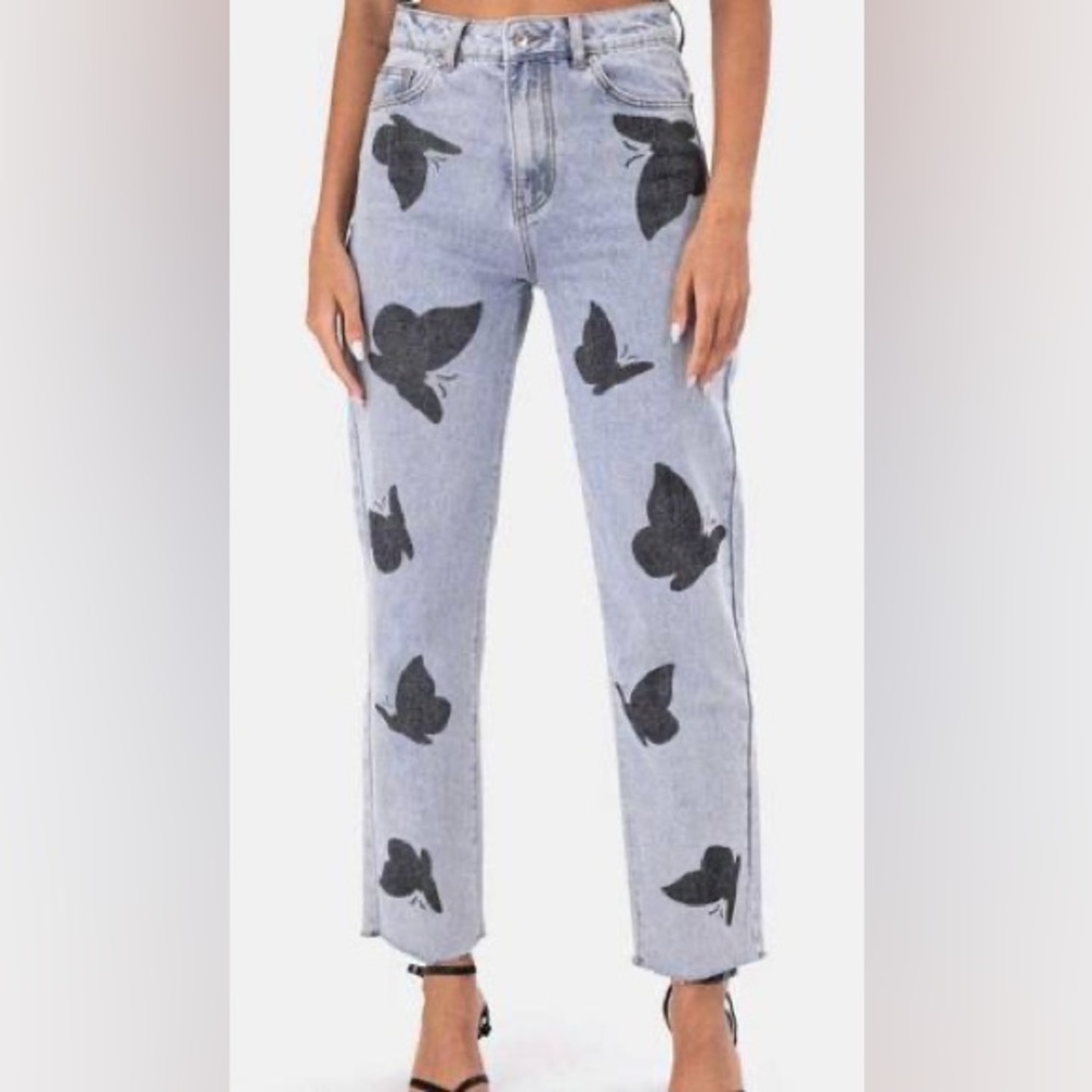 Adika Women’s High Waisted Cropped Mom Faded Butterfly Print Denim Size M